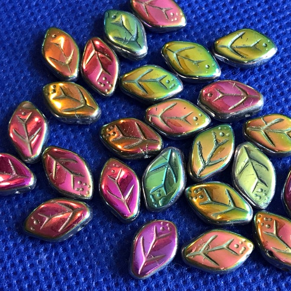 Czech glass leaves - Picture 3 of 6